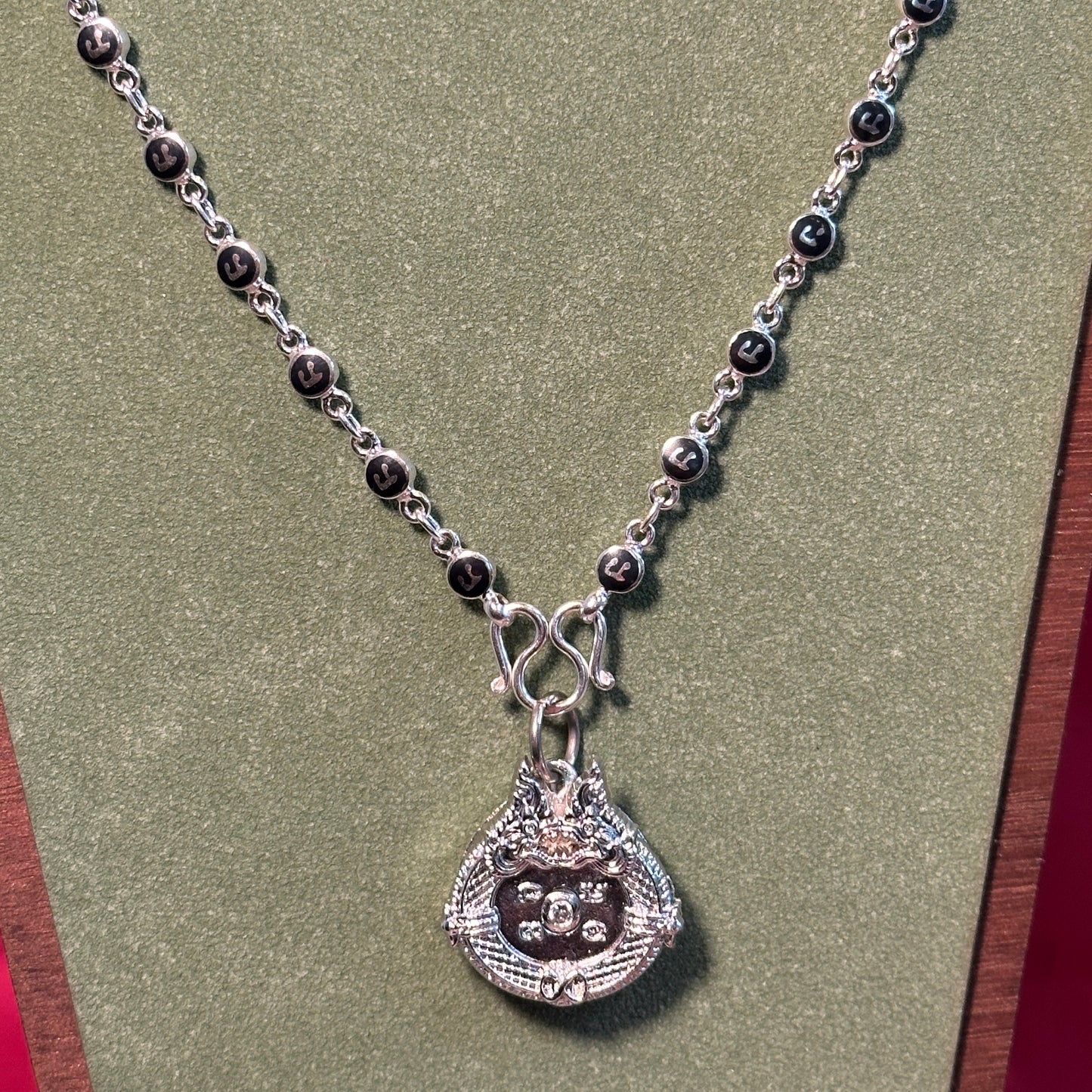 Hua Namo Necklace
