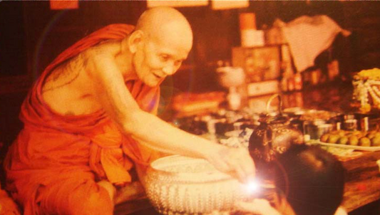 Biography of Luang Pu Doo Phrompanyo